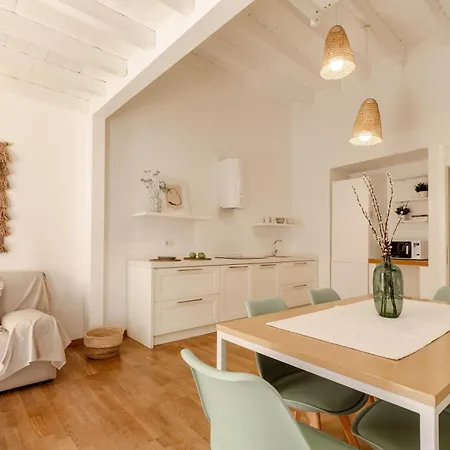 Domus De Silva - In Centro Storico A Apartmán *