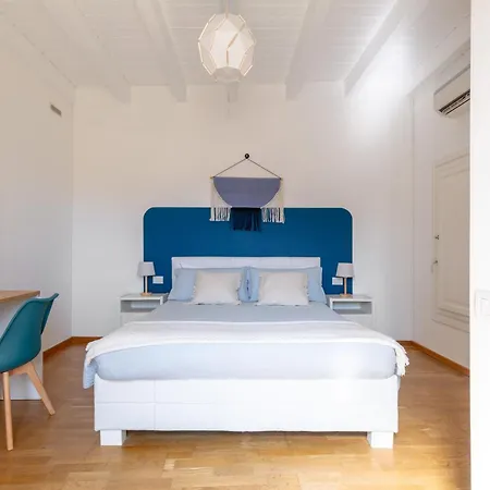 Domus De Silva - In Centro Storico A Apartmán