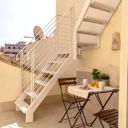 Domus De Silva - In Centro Storico A Apartmán *